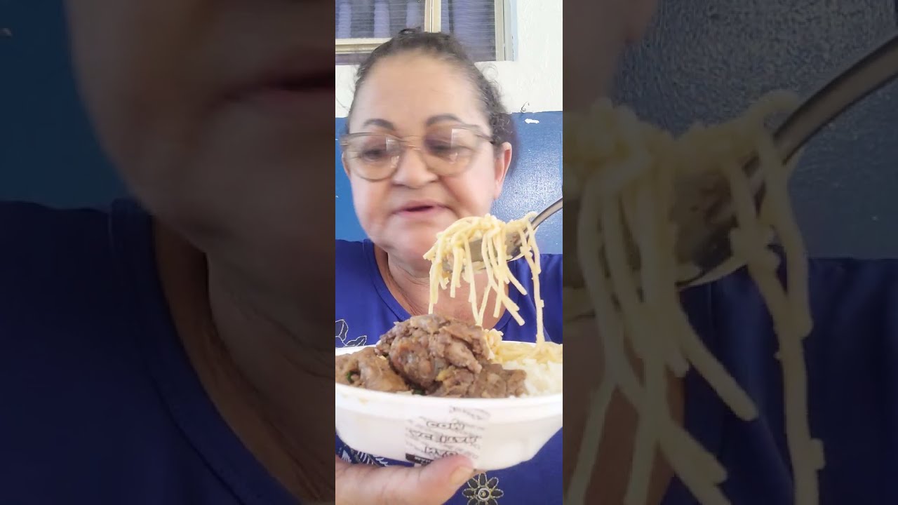 Bora de marmitex no serviço com os amigos gratidão sempre a Deus e a vcs 