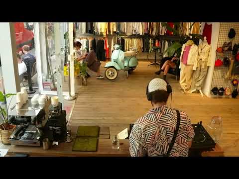 TAYLOR | WEEKLY RADIO RESIDENCY #01