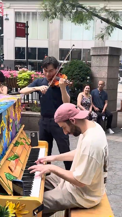 This girl asked for Vivaldi Summer but suddenly@timmychooi arrived with his violin.. 🎻🤯