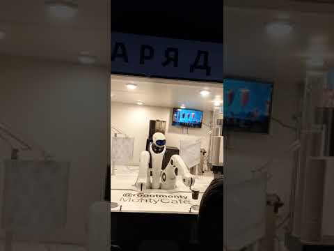 روبوت يحضر القهوة في شوارع موسكو   لعشاق القهوة يلزمكم هذا الروبوت في البيت