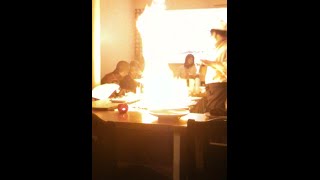 Il Cuisine Devant Vous. Incendie Garanti Fire In The Kitchen Restaurant