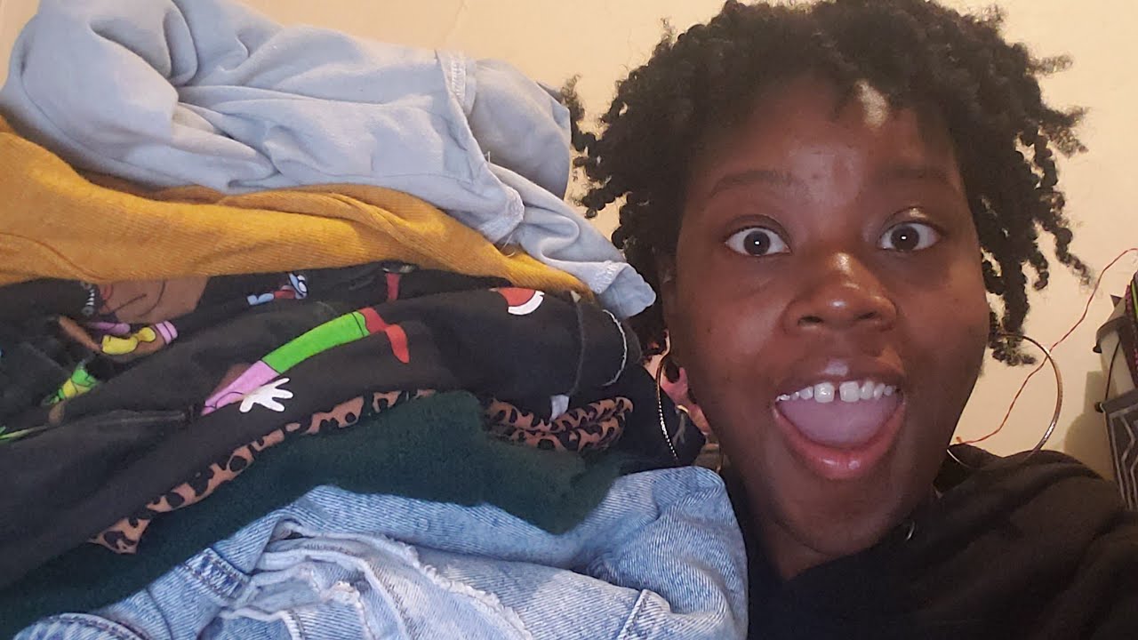 ASMR GUM CHEWING THRIFT HAUL