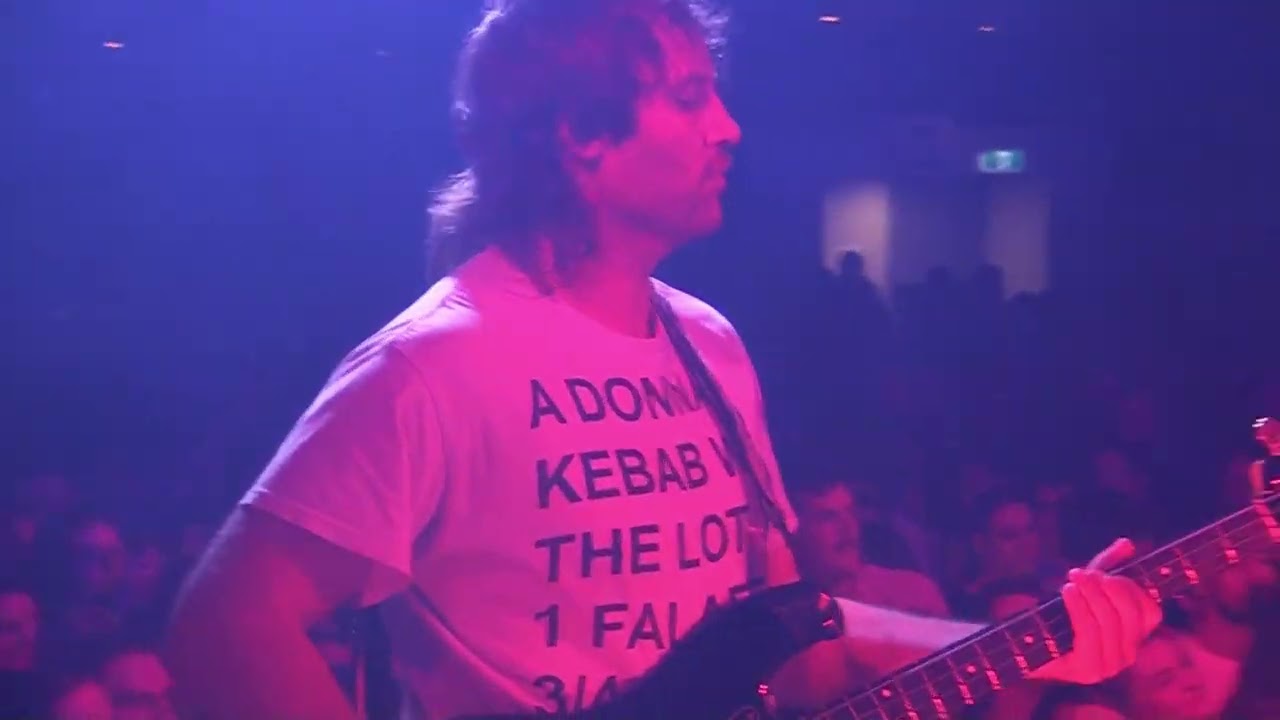 Le Shiv - Bring a Brick (live)