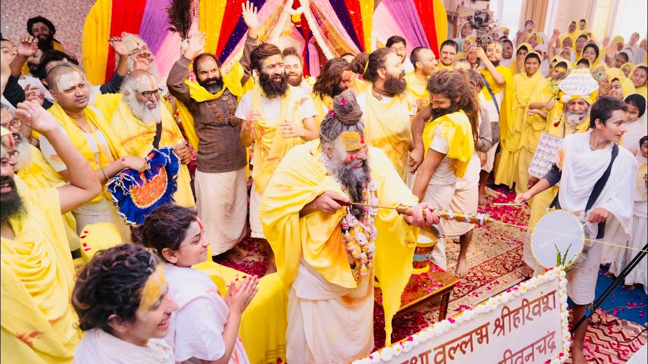 पूज्य महाराज जी के संग रंगभरी होली // 15/03/22