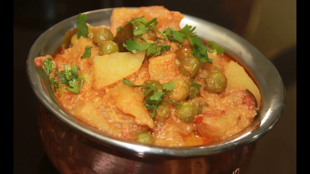 Potato peas gravy |Urulaikilangu Patani Curry |Aloo Matar Gravy Recipe |PotatoPeas Kurma - YouTube