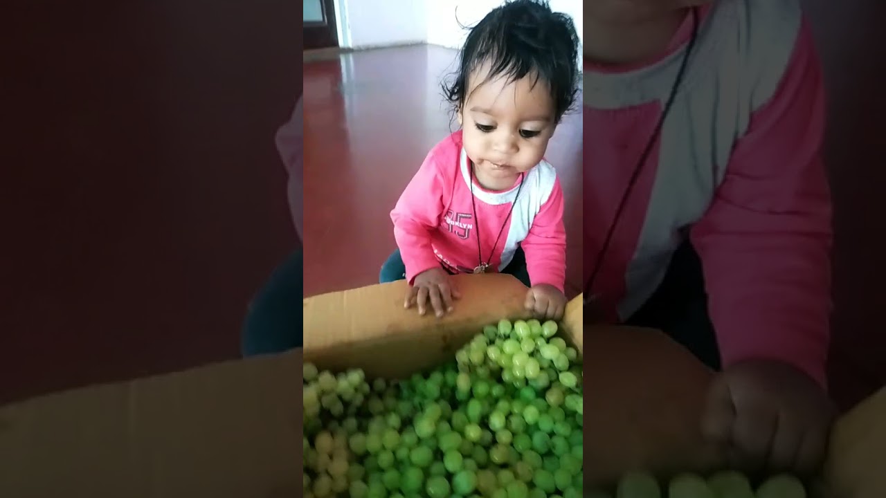 aadi eating grapes(1)
