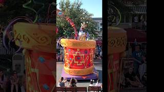 🇺🇸#mickeys #soundsational #parade #donaldduck  #saludos #amigos #float #disneyland #shorts