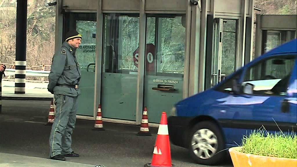 Etg - Atti osceni vicino all'asilo di Cantù, 62enne denunciato