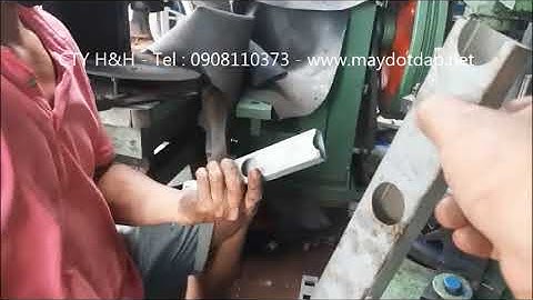 Cắt hộp sắt 20 x 40 bằng khuôn cắt lắp trên máy dập