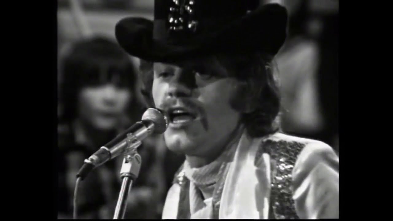 Rúnar Júlíusson - Fräulein(1977) - YouTube