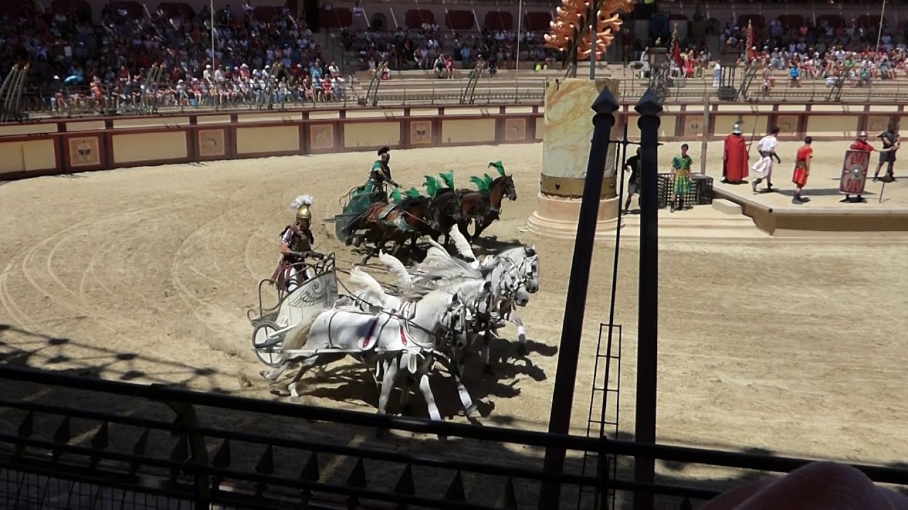 Chariot race at the Puy du Fou