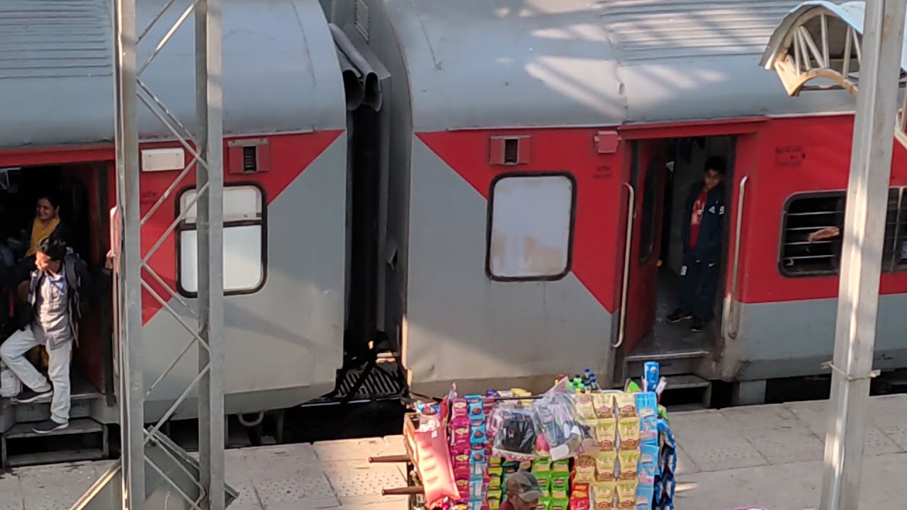 Announcement of Train No.13025 Howrah Bhopal Express Express at Bina Junction