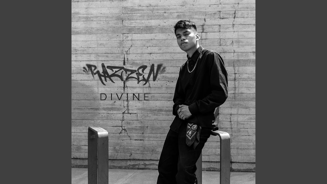Guarda Divine su YouTube Guarda Divine su YouTube