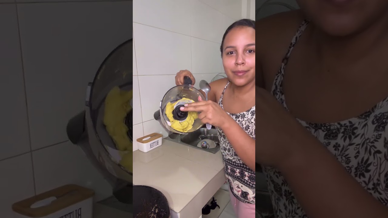 Arepas de platano verde rellenas una delicia que vas amar😋😋😋