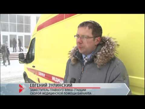 В Барнауле медицинским учреждениями скорой помощи вручили ключи от новых машин