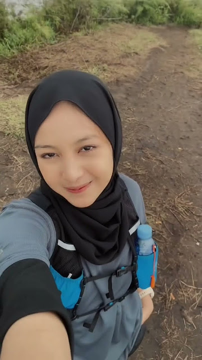 Hey kamu, bahagia terus ya #music #sampaijadidebu #liriklagu #lyrics #storywa  #cover #viral #fyp