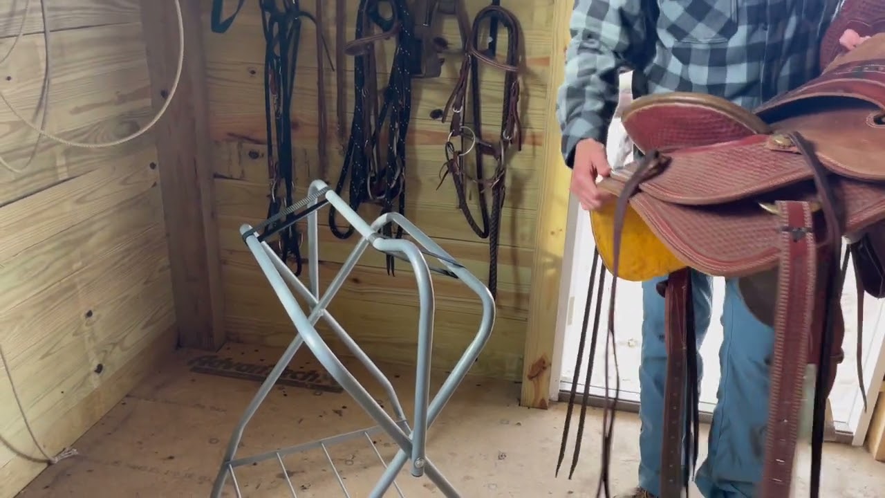 Dover Saddlery 34"x27" Lightweight Portable Saddle Stand | Review and Demonstration