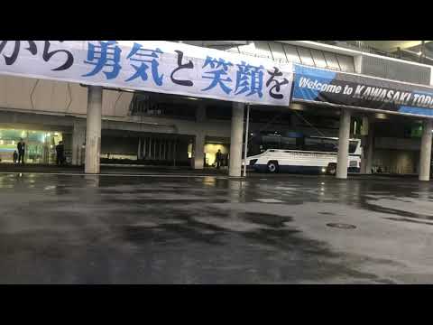 選手バス到着(仙台)｜2020年10月10日(土) J1第21節 川崎フロンターレ vs ベガルタ仙台