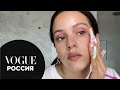 Росалия показывает макияж глаз в розовых тонах | Vogue Россия