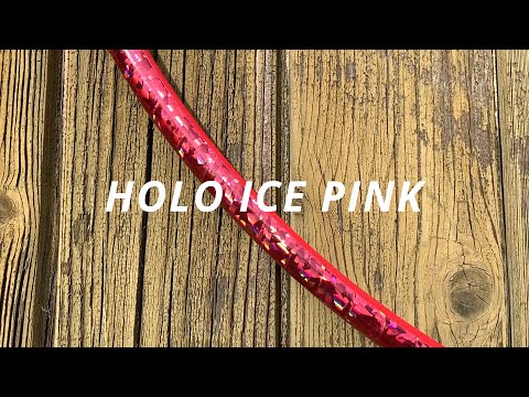 Dieses Video zeigt unser Performance Hula Hoop Modell &quot;Holo Ice Pink&quot; als Nahaufnahme in Bewegung bei Sonnenlicht.Tapes: 12 mm red grip / holo ice pinkFür de...