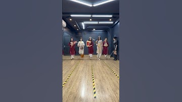 Cách tạo dáng và trình diễn áo dài với các phụ kiện #tiệmlynh