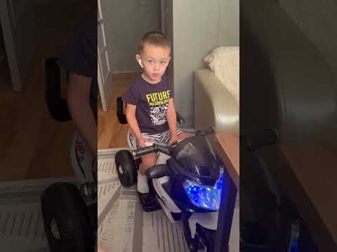 Деловой Данилыч двигается по дому на мотоцикле! #данилыч #деловой #алматы #мото