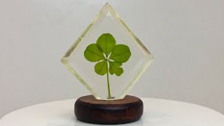 Five-leaf clover in epoxy resin. Epoxy Crafts. Resin Art. Diy