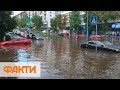 Машины по окна в воде, проезды под мостами затоплены - непогода в Киеве