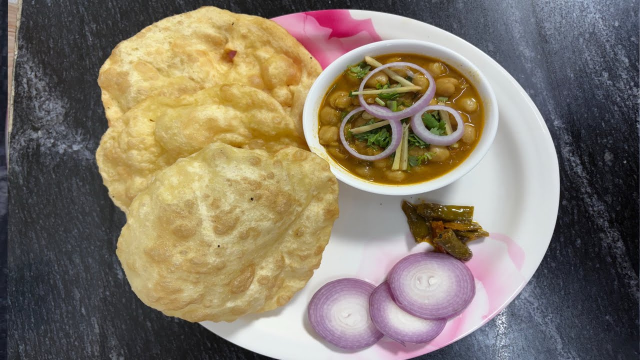 Dhaba style chole bhature 