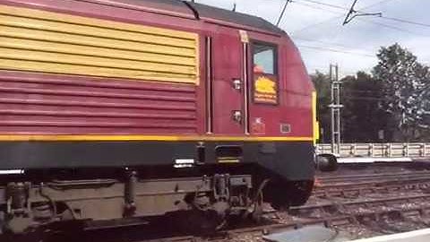 The Class 67 ‘Skips’ English, Welsh & Scottish Railway (EWS) No.67020 at Carlisle Citadel Station.