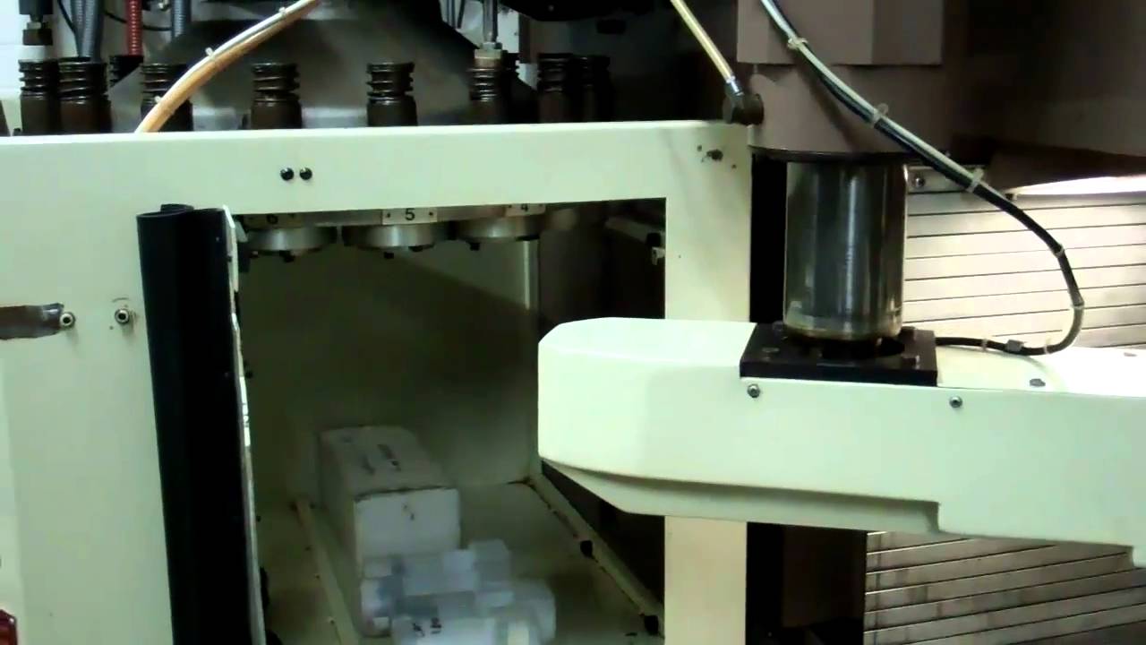 Tool change Beaver CNC VC35