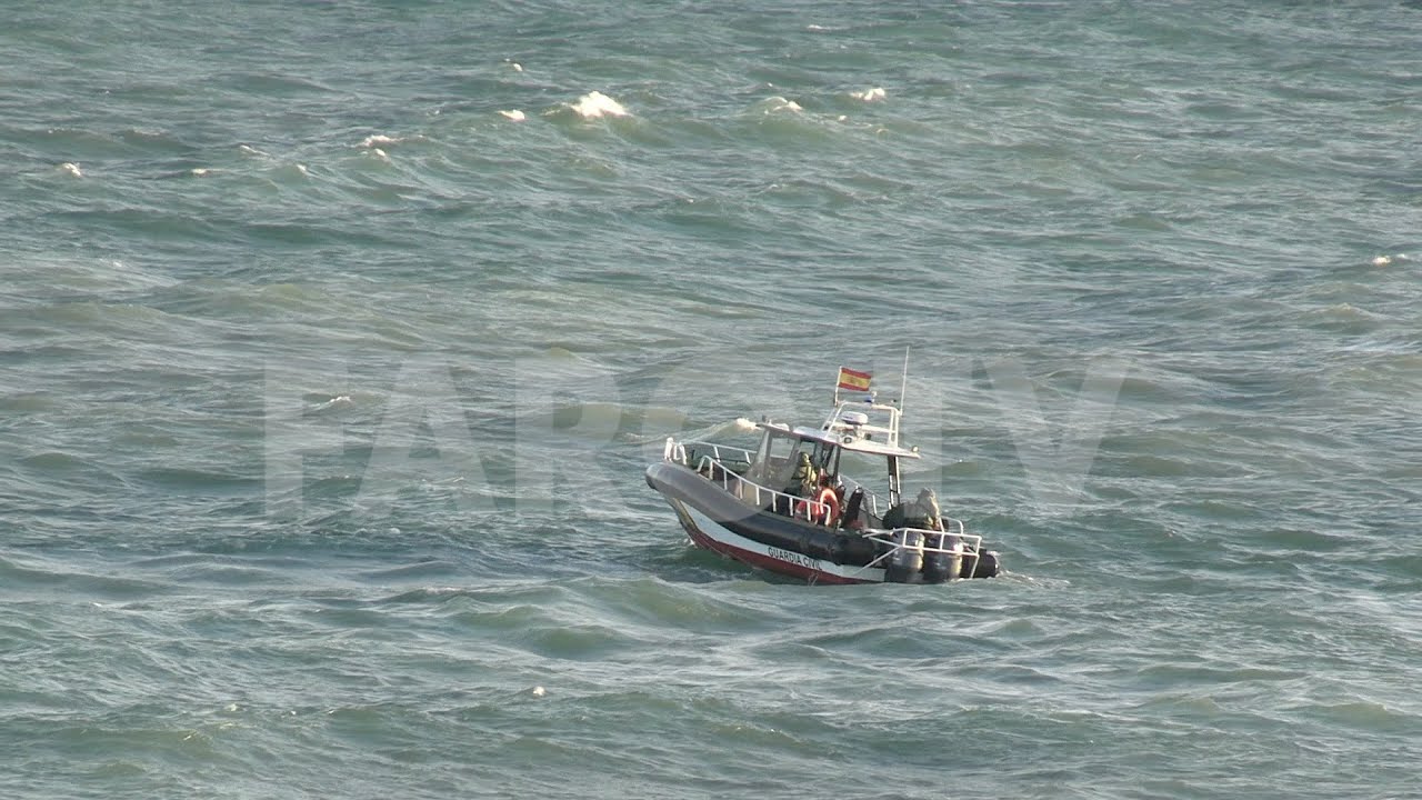 Espectaculares imágenes de la Guardia Civil salvando a inmigrantes