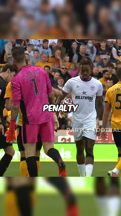 This goalkeeper damage the penalty spot