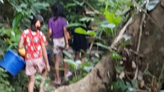 Naliligo Ang Mg Batang Bundok