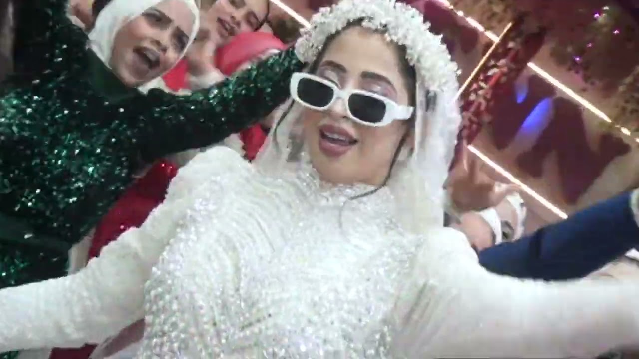 دخول العروسة القاعة عمل قلبان ف الفرح هى واصحابها ولعوا الدنيا ف قاعة فيينا بالواسطى بنى سويف