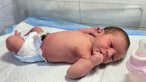 New born baby #baby  #newborncare #cutebaby #hospitalvlog  @babyfirstbreath