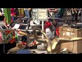 金粉ショー　激しい動きのダンス