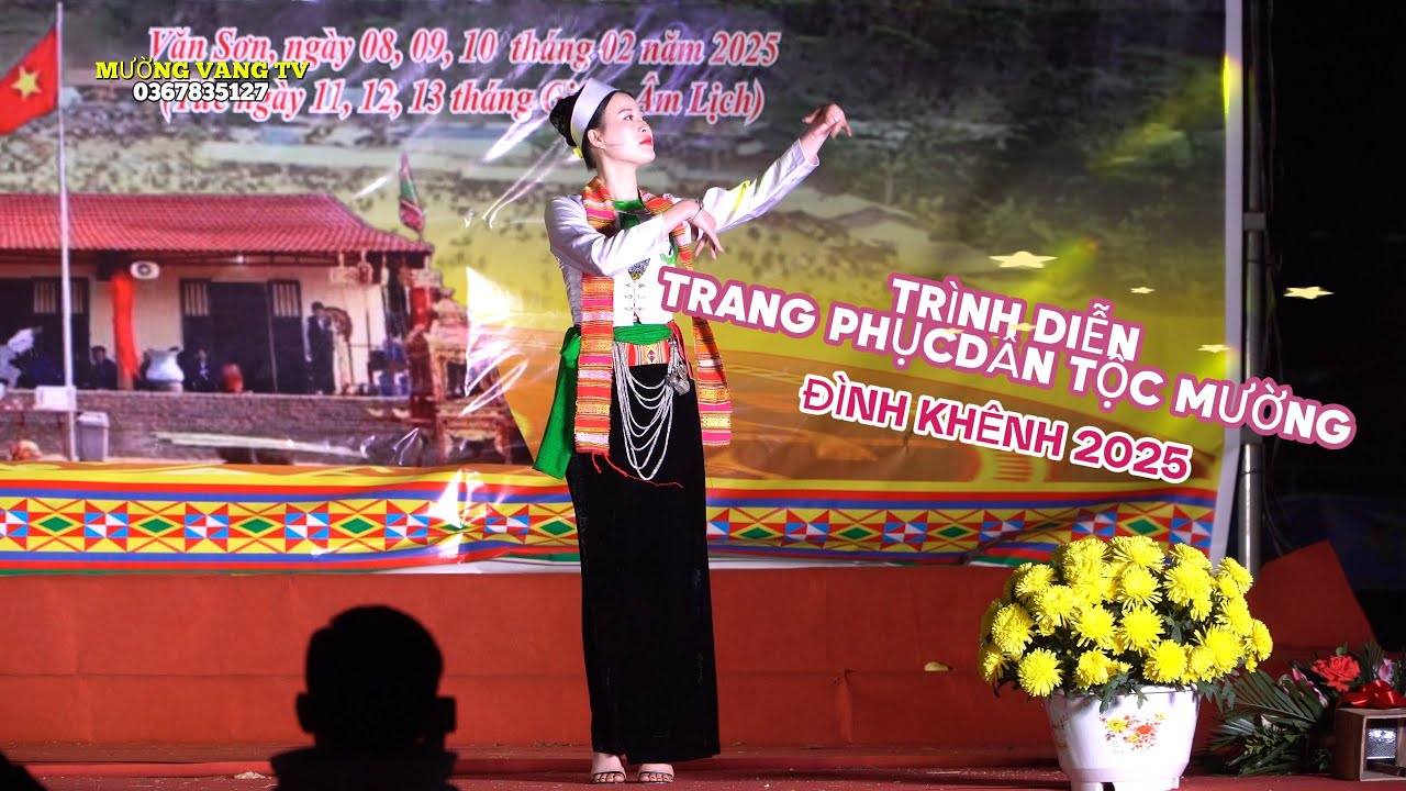 CUỘC THI TRÌNH DIỄN  TRANG PHỤC DÂN TỘC MƯỜNG TẠI LỄ HỘI ĐÌNH KHÊNH VĂN SƠN/  LẠC SƠN HÒA BÌNH