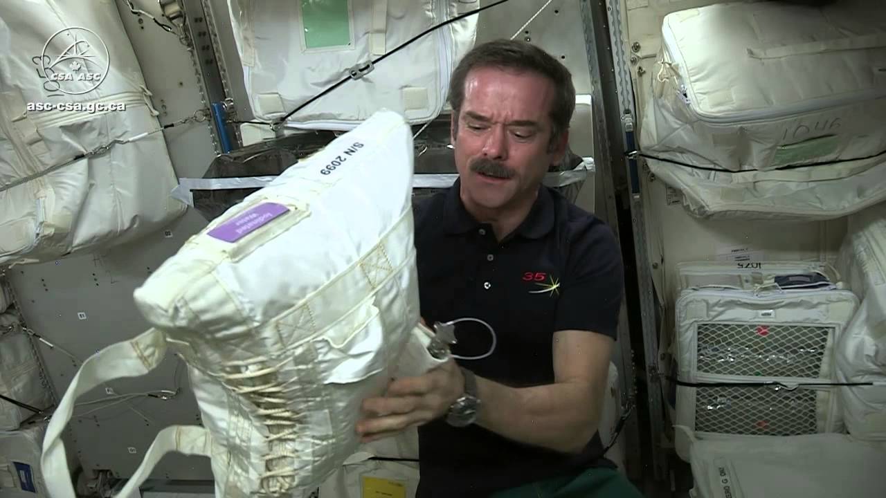 10 маленьких грязных секретиков NASA. Что пьют астронавты NASA в космосе. Фото.