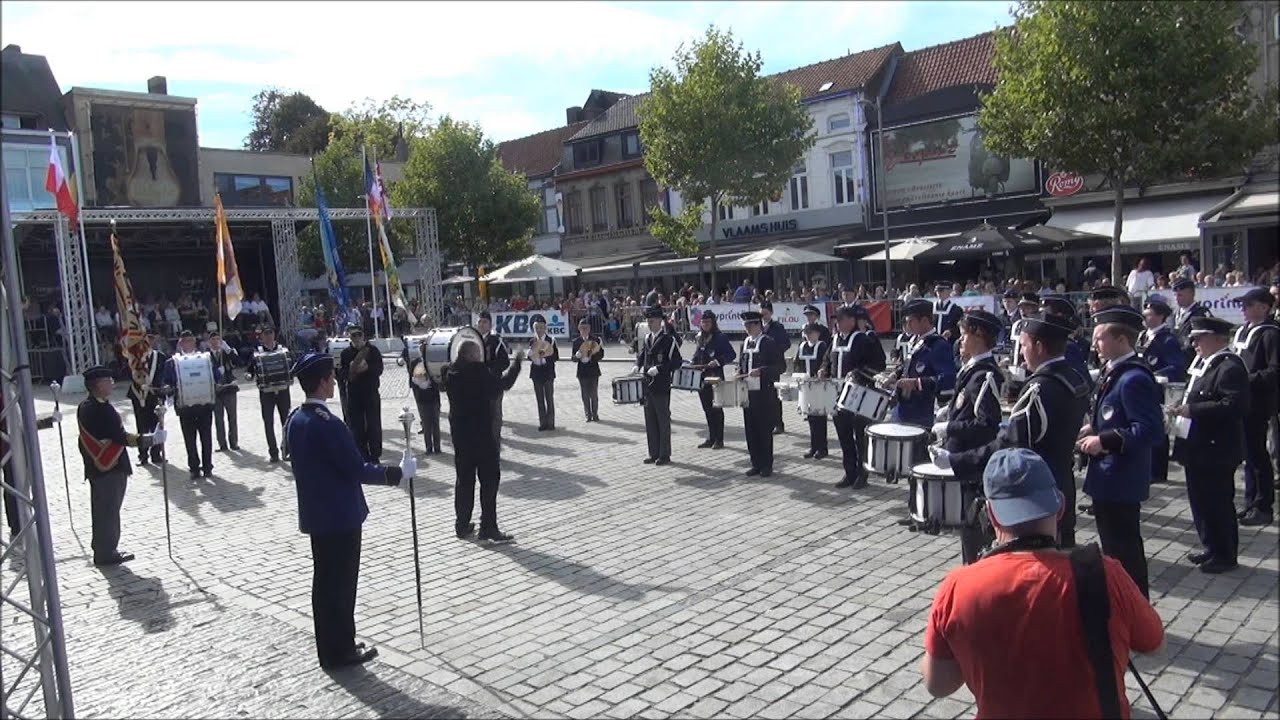 Treinritmequot; Massed Drumband Herfstmuziekfestival 2015 quot;Ritmisch 