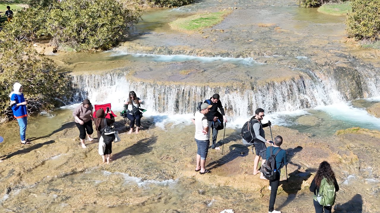 398-Kızıltepe Emrud (besdegirmen)köyü haftasonu köyün yoğun ziyaretçilerden köy giriş kapatıldı.. 