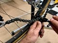 Comment démonter et remonter une chaîne de vélo.