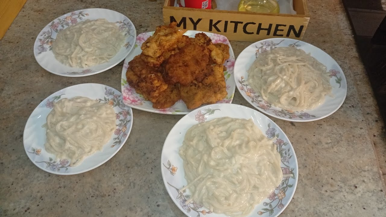 سفرتي النهارده مكرونه وايت صوص وبانيه حكايه 👌😋🥰والحمد لله علي النعمه 🤲