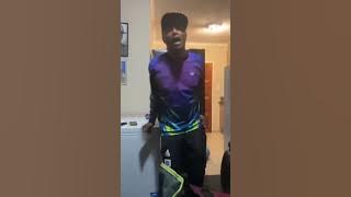 Shebeshxt Dancing to his new hit (shebe re tsamaya le wena)