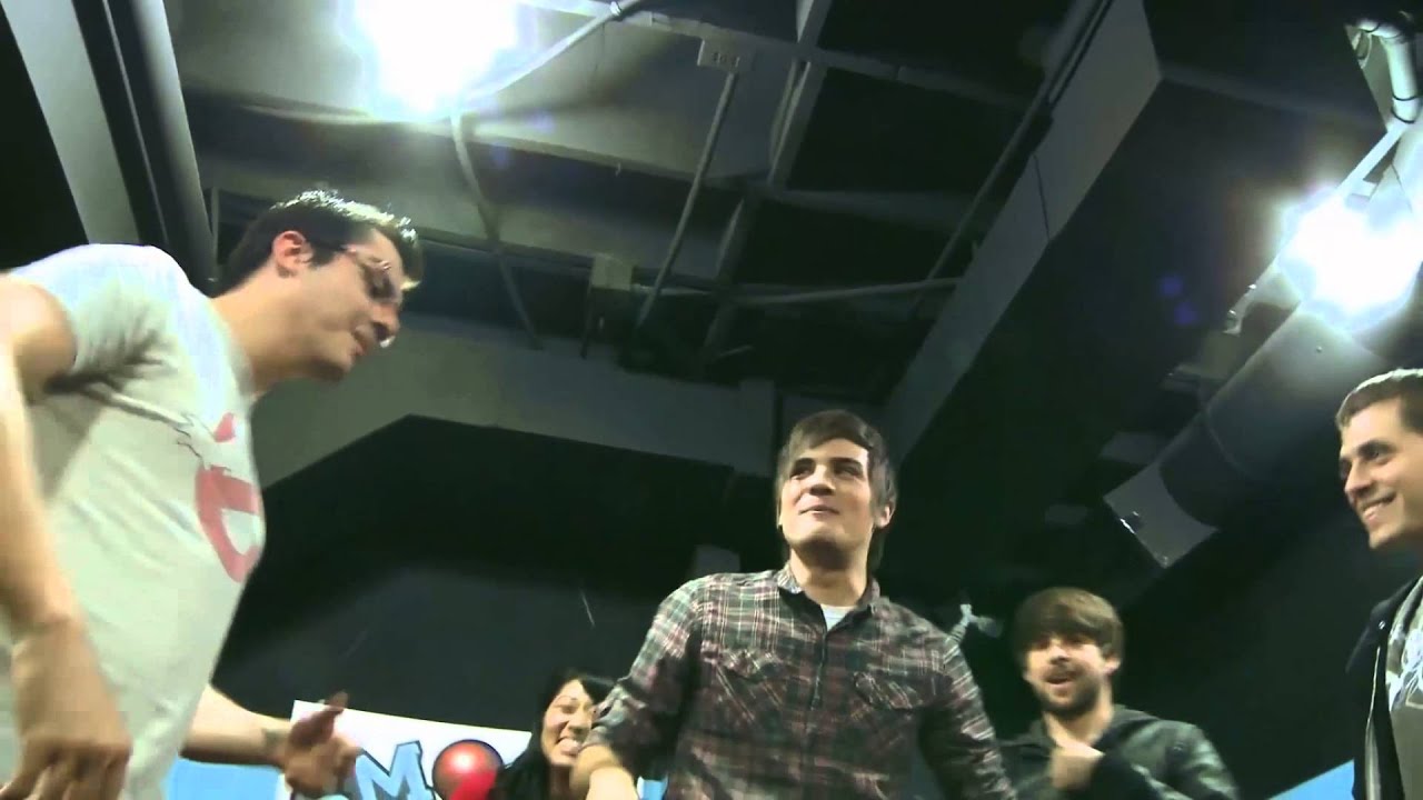 Smosh Games The Jovenshire vs So Kinky free style Rap Battle - YouTube