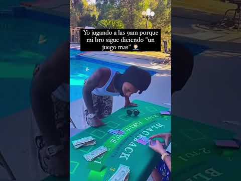 Sewcial Sunday - Demo How to Add Credit Card Slots to your Bag