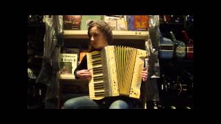 1029 - Honeyle Vintage Hohner Carmen Mm 48 495