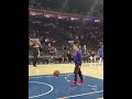 DERRICK ROSE WARMING UP BEFORE TONIGHT GAME VS SUNS AT MSG