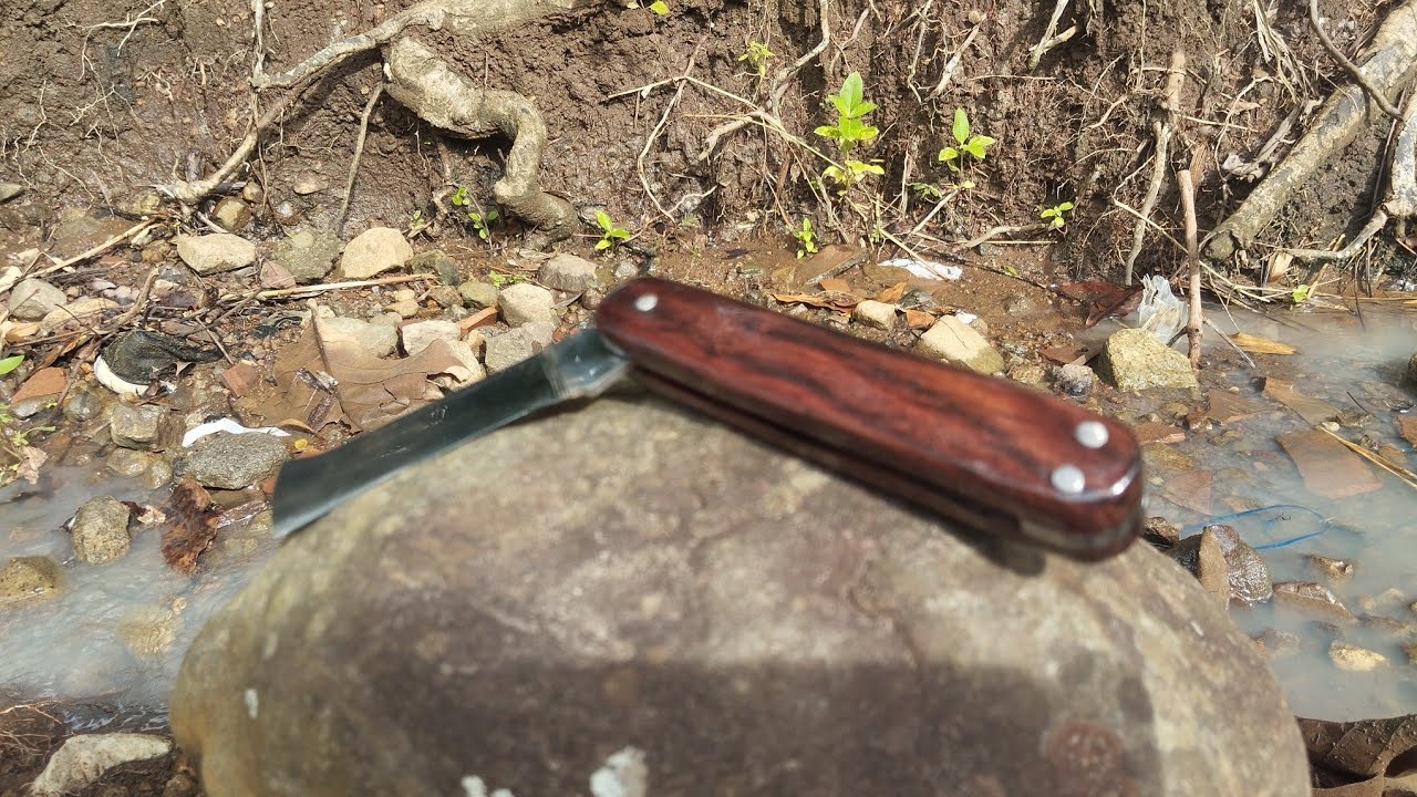 Saya membuat pisau lipat yang unik dan fungsional