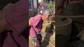 【八零徐姥姥】看姥姥做蓋簾子,今天吃茄盒(3)#food #家庭菜 #搞笑 #美食做法 #美食 #shorts